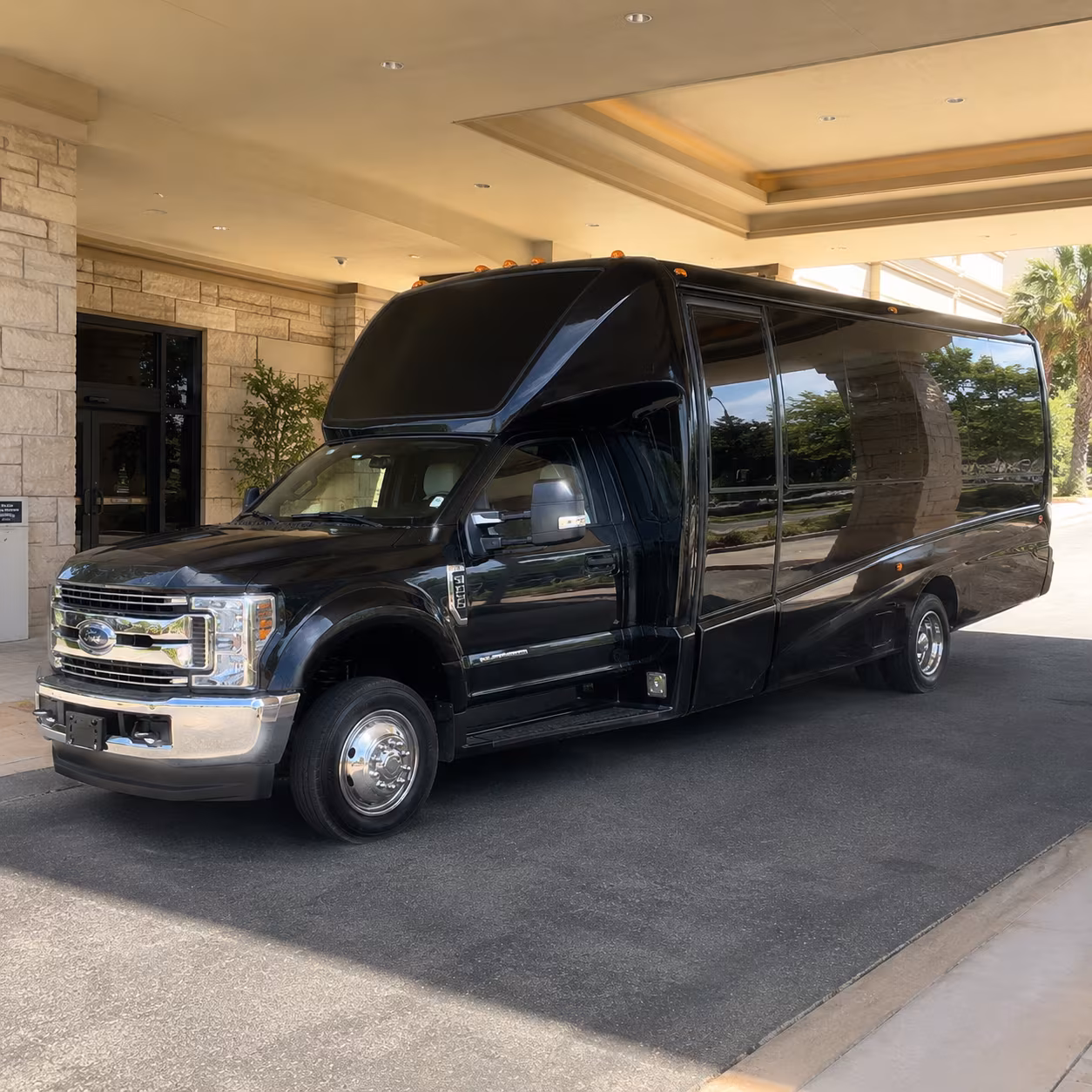 Roseville Birthday, Sweet 16, & Quinceañera Transportation onboard seating